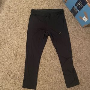 Small cropped Nike leggings!